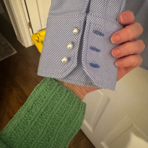 Talbots 100% cotton, size 10, PEARL BUTTONS, blue and white dress shirt! - Picture 6 of 8